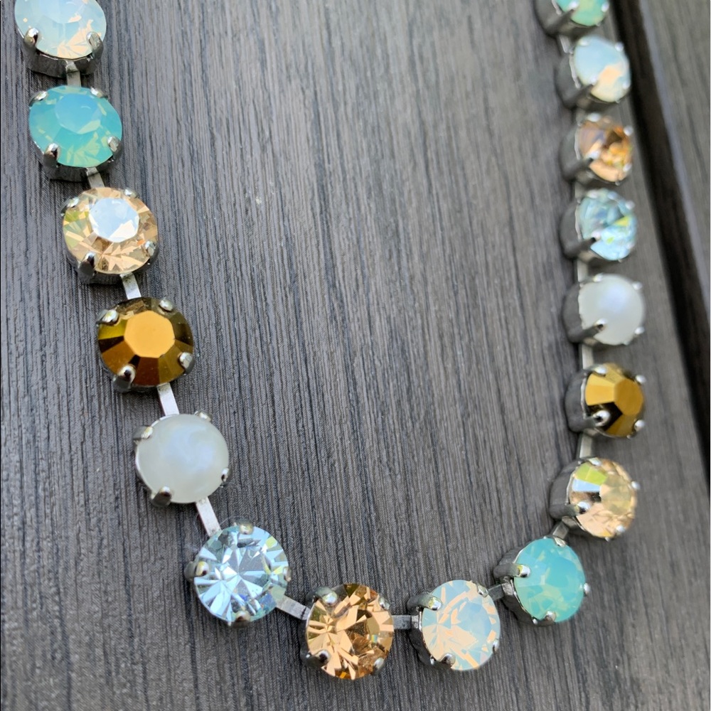 Sabika “Classics” Wine and Dine Fun choker